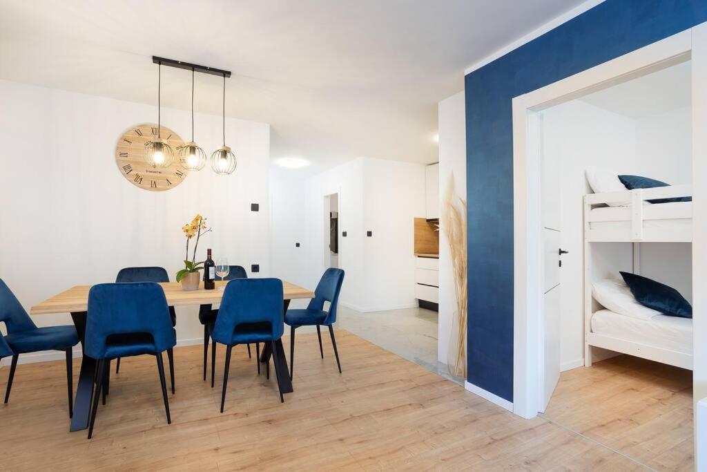 Apartment Glow Split Bagian luar foto