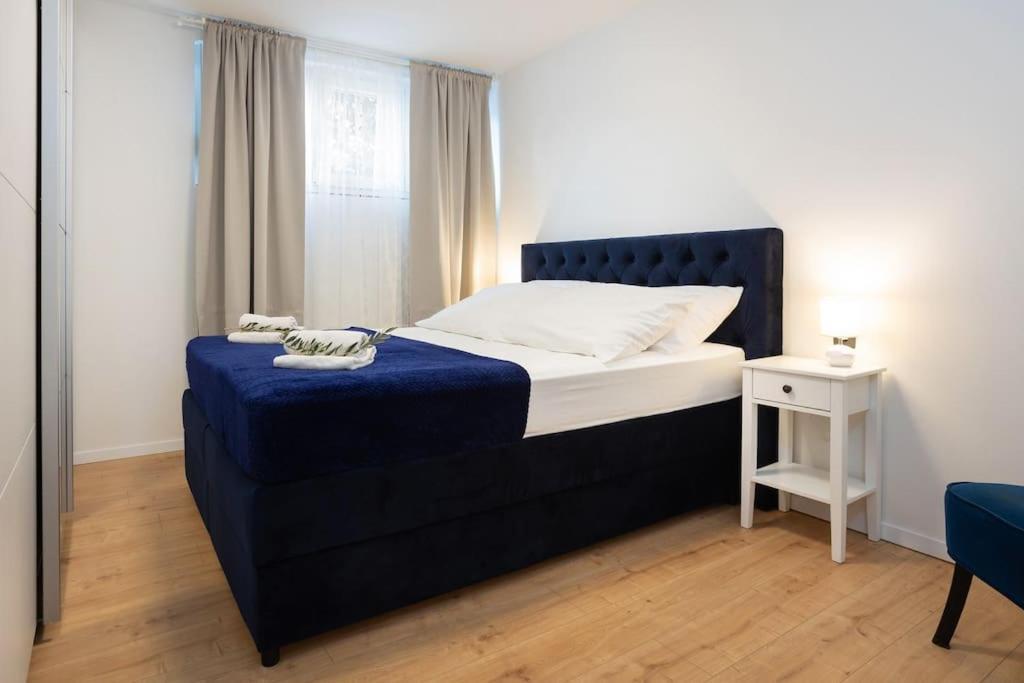 Apartment Glow Split Bagian luar foto